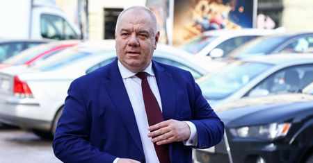 Były prezes Orlenu pozwał Jacka Sasina. Poszło o wpis o "sterowaniu cenami paliw"