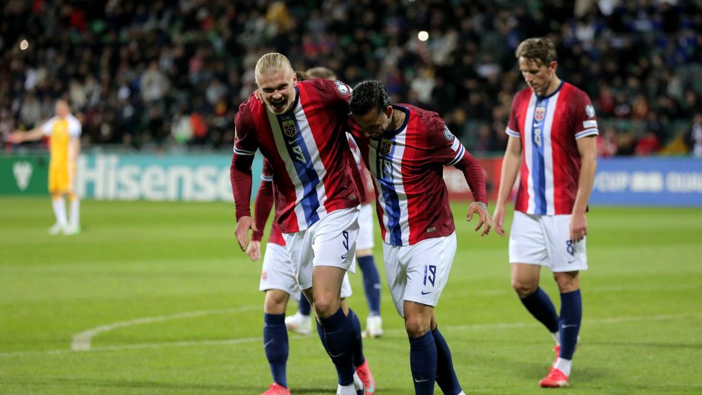 Getty Images / Vasile Mihai-Antonio - UEFA / Na zdjęciu: reprezentanci Norwegii celebrujący bramkę