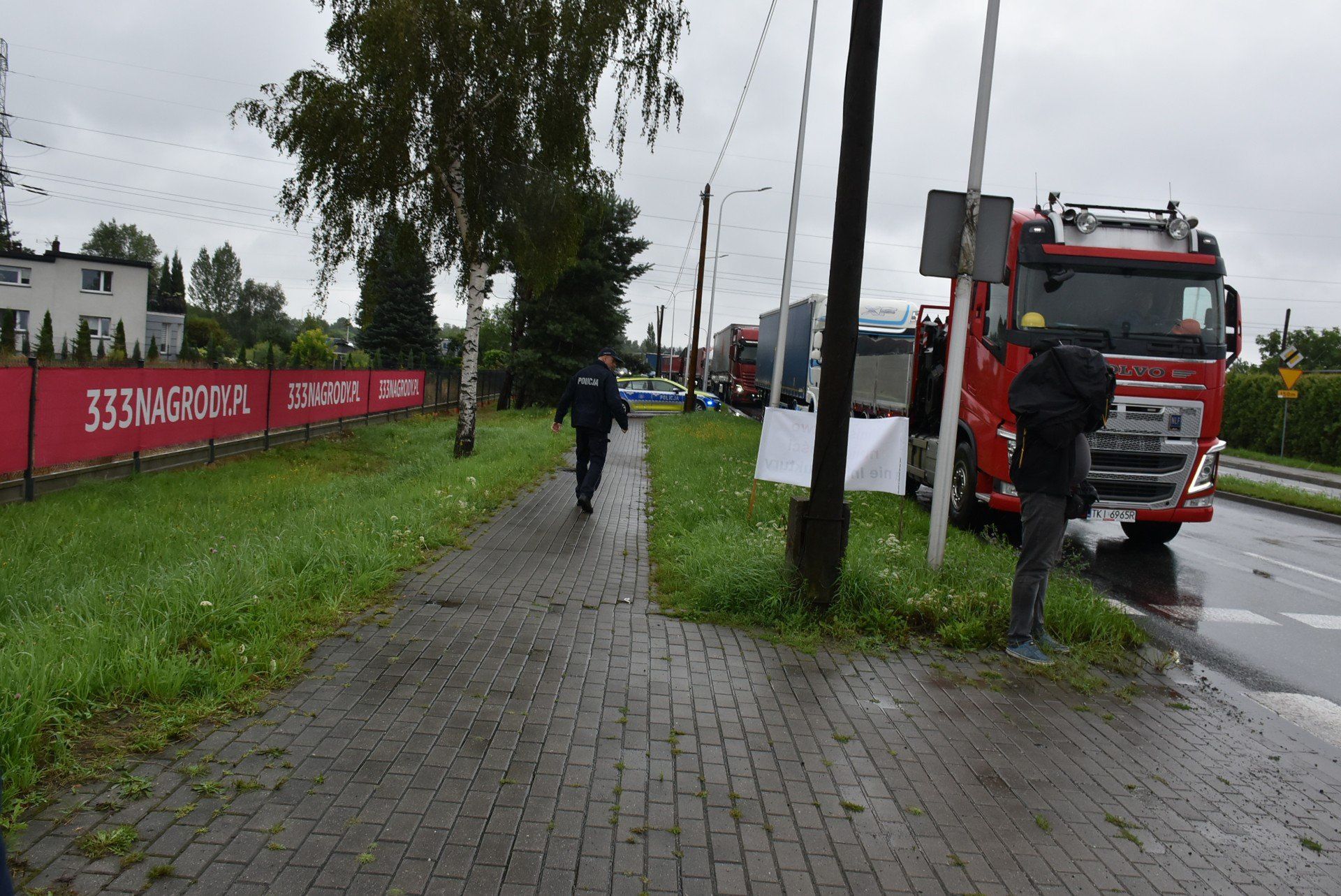 Protest związkowców PKP Cargo. Zablokowali dla tirów zjazd z autostrady A1 w Żorach-Rowniu