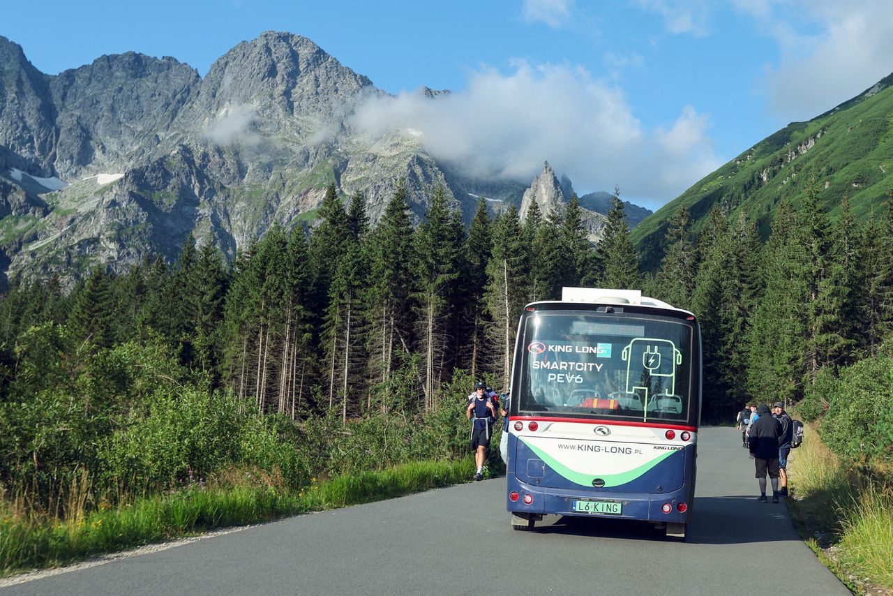 Aż 85 zł drożej. Cena za przejazd elektrykiem na Morskie Oko szokuje