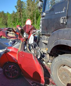 Tragiczny wypadek. Nie żyją dwie osoby dorosłe i dziecko