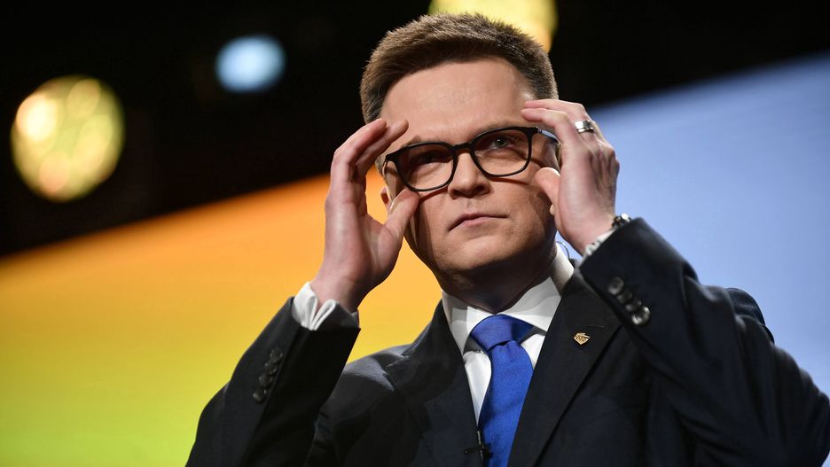 Najnowszy sondaż. Szymon Hołownia doścignie Zjednoczoną Prawicę? Jest coraz bliżej