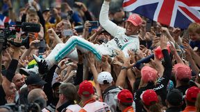 F1: Lewis Hamilton pisze historię na nowo. "Robi to na swój własny sposób"