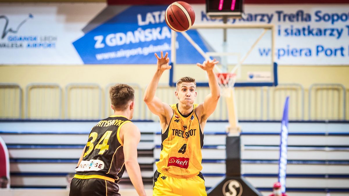 Newspix / Grzegorz Jedrzejewski / 058sport.pl  / Na zdjęciu: Mateusz Szlachetka