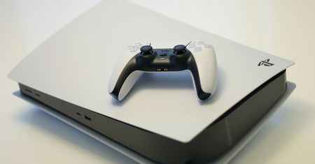 PS5 otrzyma Denuvo. Ma zabezpieczyć gry i uniemożliwić oszustwa w multiplayerze