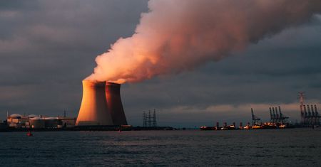 "Potrzebujemy energetyki jądrowej". Będzie nas słono kosztować