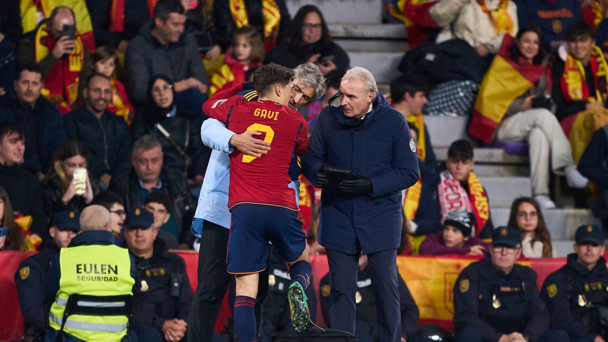 Zdjęcie okładkowe artykułu: Getty Images / Juan Manuel Serrano Arce / Gavi przeżył dramat podczas meczu kadry