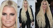 Jessica Simpson i jej gigantyczne doczepy na ściance w Los Angeles