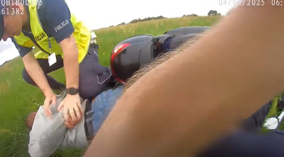 Tykocin: Pijany uciekał przed policją. Pościg zakończył się na łące