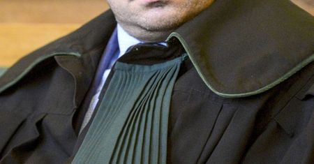 PiS chce dać wszystkim Polakom porady prawników za darmo. Nie sypnie jednak pieniędzmi