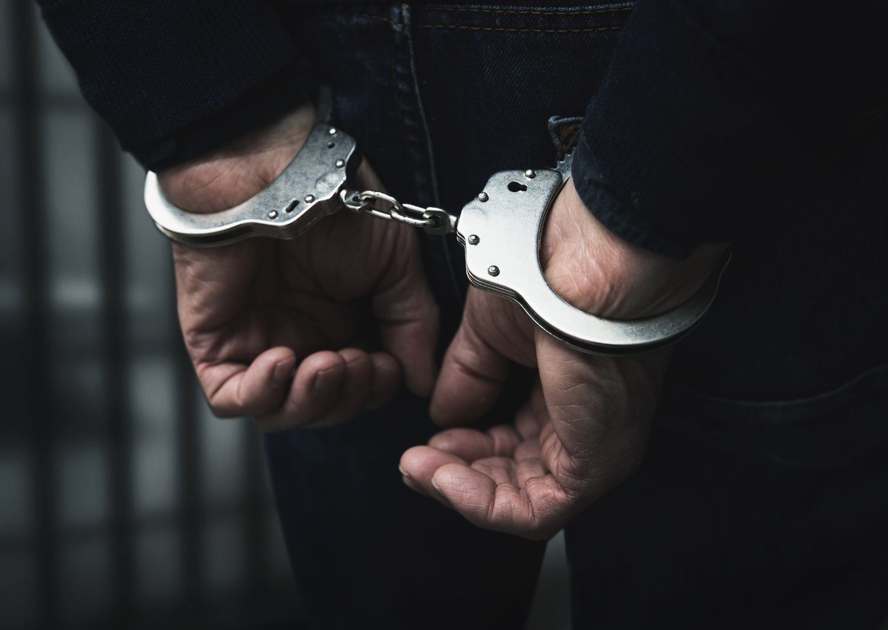 Czterolatka ofiarą ojca. Pedofil z Horodła usłyszał zarzuty