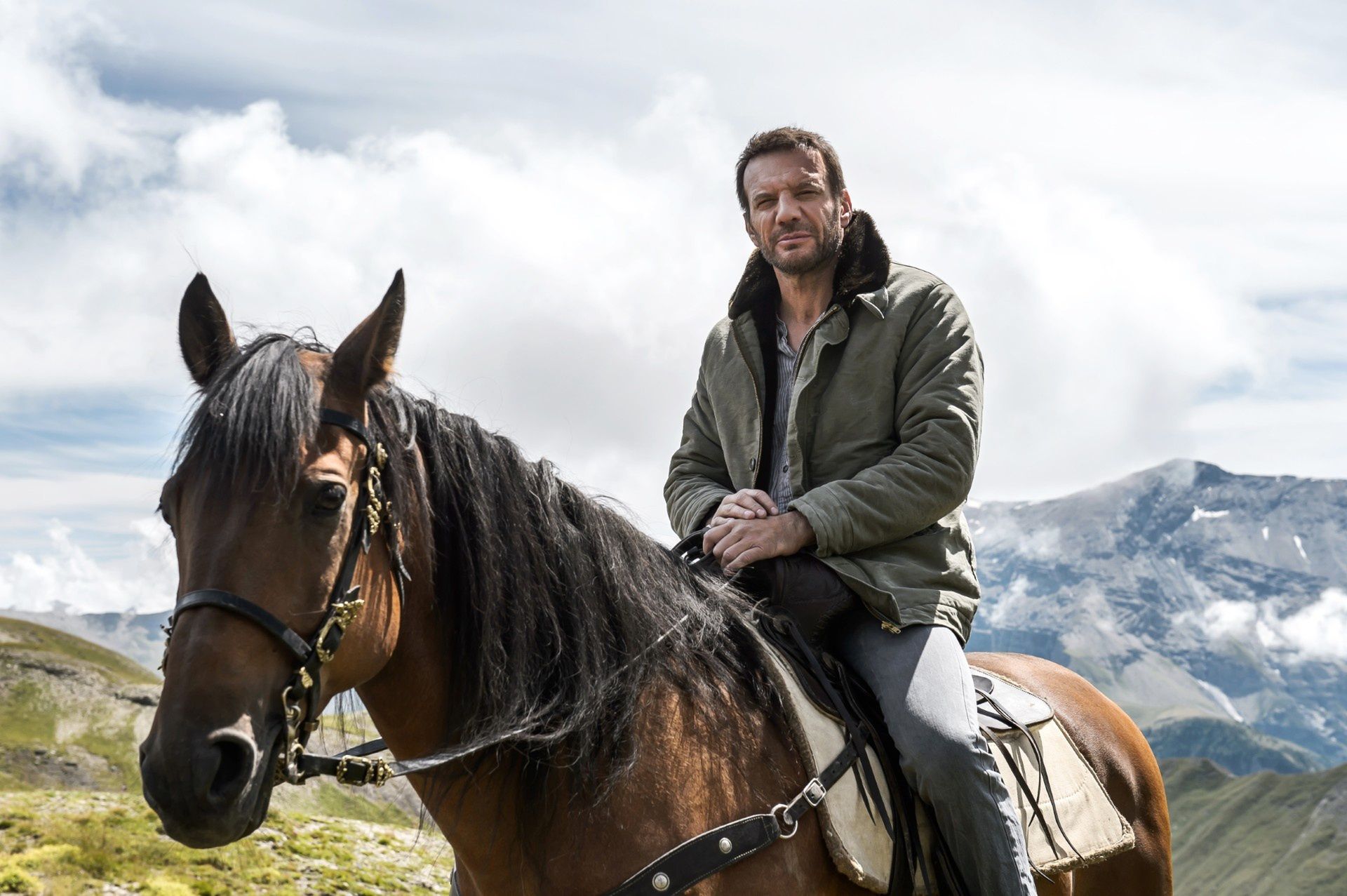 Popularny francuski serial w ofercie naziemnego kanału Antena HD