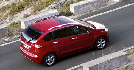 Używana Honda FR-V (2004-2009): dziwna, ale bardzo praktyczna