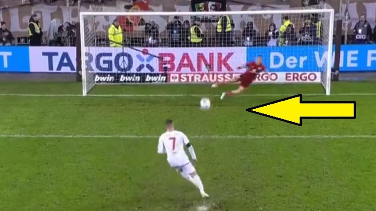 Twitter / Eleven Sports / Na zdjęciu: gol Tzolisa z rzutu karnego