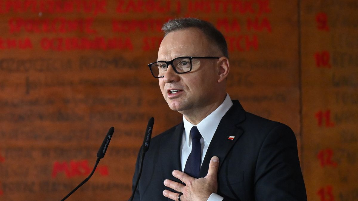 Gdańsk, 31.08.2025. Były prezydent RP Andrzej Duda przemawia podczas uroczystego spotkania Zarządu Regionu Gdańskiego NSZZ ?Solidarność? w historycznej Sali BHP Stoczni w Gdańsku, 31 bm. Trwają obchody 45. rocznicy podpisania Porozumień Sierpniowych i powstania NSZZ ?Solidarność?. (amb) PAP/Adam Warżawa
