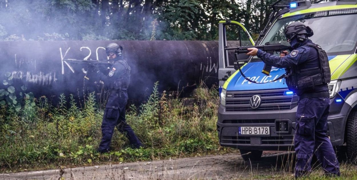 Lubin: Alarm bombowy, pościg i strzały. Policyjne ćwiczenia