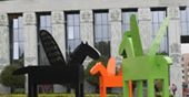 Pegazy przed Biblioteką Narodową
