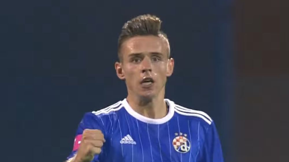 Damian Kądzior po strzeleniu gola w meczu z NK Osijek