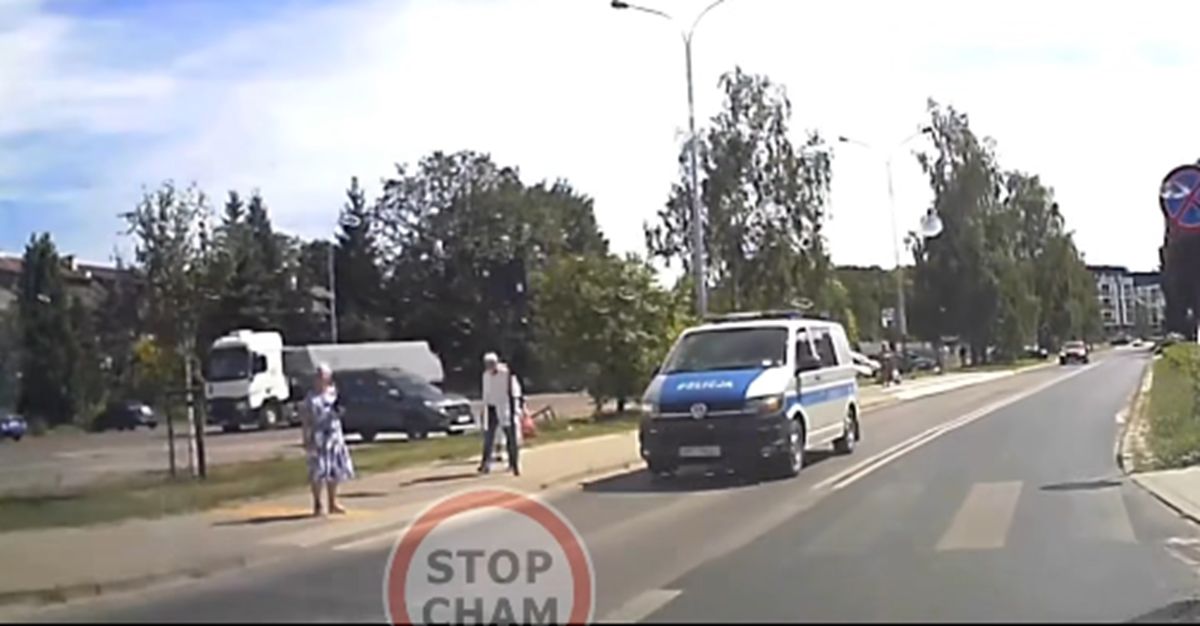 Nagranie z radiowozem z Łodzi.