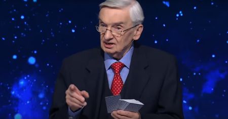 Trzyma dystans. Uczestnik teleturnieju "Jeden z dziesięciu" ujawnił, jaki jest Tadeusz Sznuk