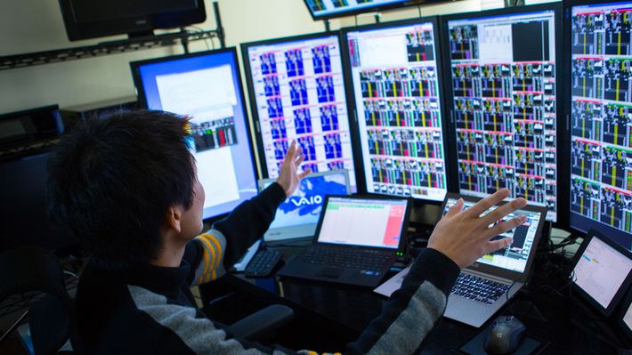 Cis pokazuje zmiany na tokijskim rynku, źródło:Bloomberg.com