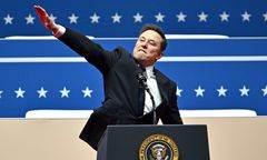 Musk tłumaczy się po tym, co zrobił na scenie. Jest reakcja z Niemiec