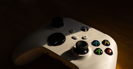 Nie wyrzucaj starych gier na Xboxa. Microsoft może dać im drugie życie