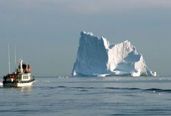 Roztapia się ogromny lodowiec na Grenlandii