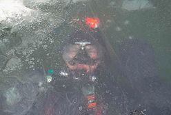 Ćwiczyli umiejętność nurkowania pod lodem