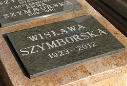 Nagrobek Wisławy Szymborskiej wymieniony