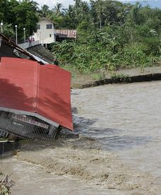 Tajfun Haiyan zbiera śmiertelne żniwo