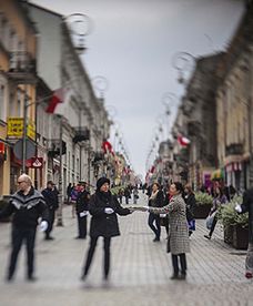 Kielczanie przenoszą księgozbiór BWA