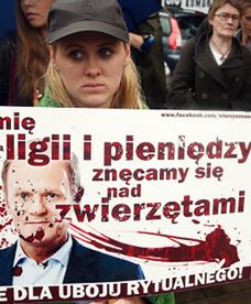 Protest przed sejmem przeciwko ubojowi rytualnemu