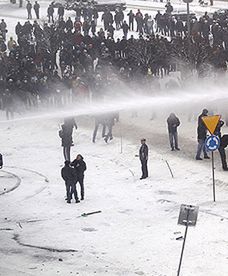 Gorący protest górników przed JSW