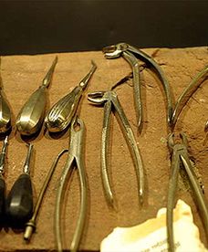 Narzędzia tortur? Nie, sprzęt dentystyczny!