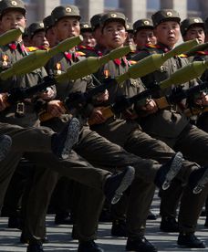 Parada wojskowa na cześć Kim Ir Sena