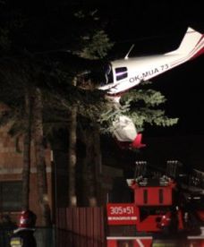 Awaryjne lądowanie awionetki