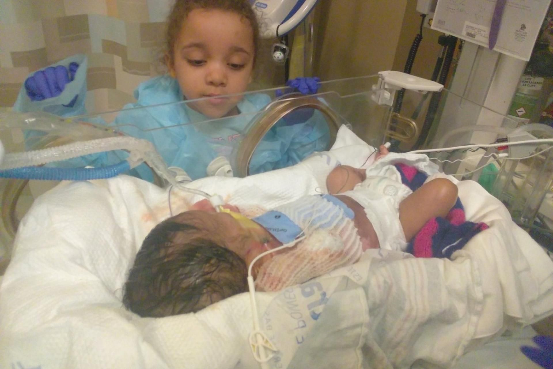 Ja’bari Gray ze starszą siostrą