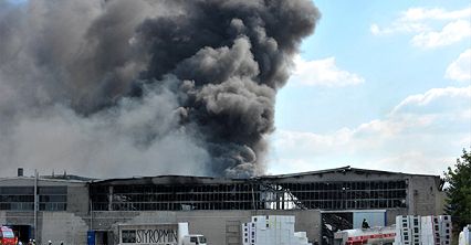 Pożar fabryki styropianu w Łochowie