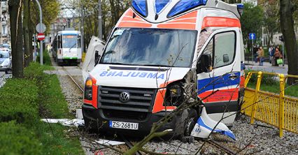 Wypadek karetki w Szczecinie