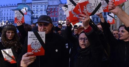 Protest KOD w czasie spotkania Dudy z amerykańskimi senatorami