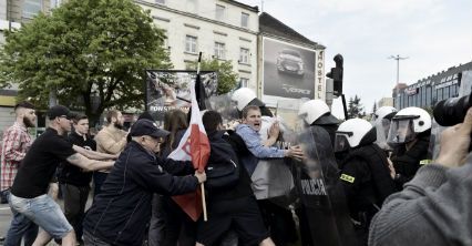 Przepychanki na Marszu Równości