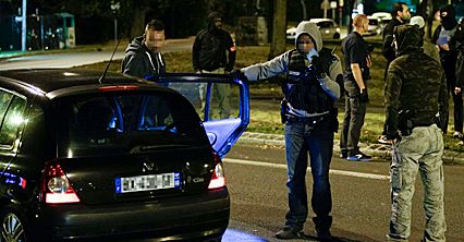 Trzy terrorystki chciały wysadzić w powietrze dwa dworce kolejowe we Francji