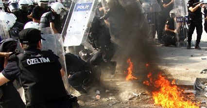 Turecka policja opanowała plac Taksim w Stambule