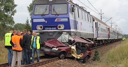 Wypadek na przejeździe kolejowym w Gryźlinach