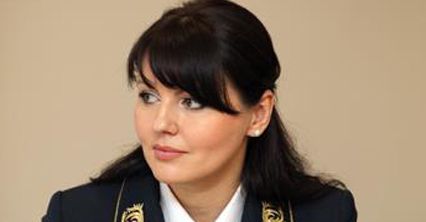Atrakcyjna minister apeluje do Putina