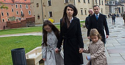Marta Kaczyńska złożyła kwiaty na grobie rodziców