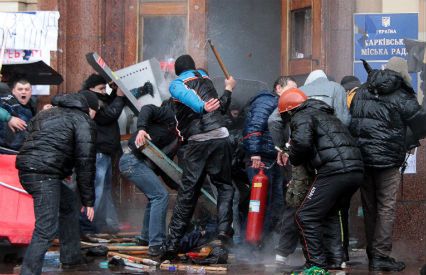 Demonstracje i starcia na wschodzie Ukrainy