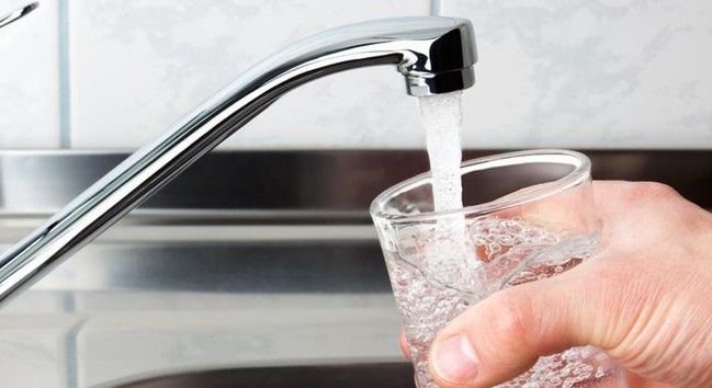 Woda miękka jest zdrowsza? To mit. Może ona nawet zaszkodzić zdrowiu