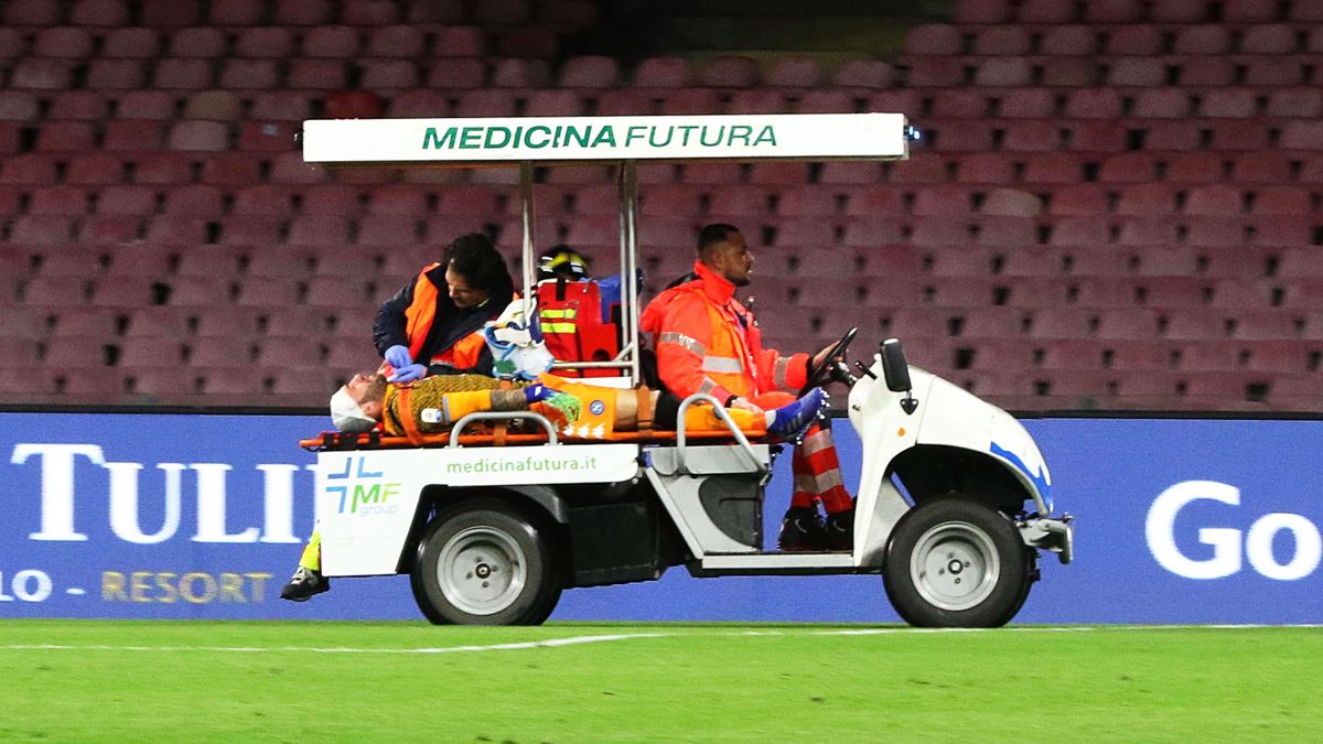 Zdjęcie okładkowe artykułu: PAP/EPA / CESARE ABBATE  / Na zdjęciu: David Ospina zemdlał podczas meczu Napoli z Udinese